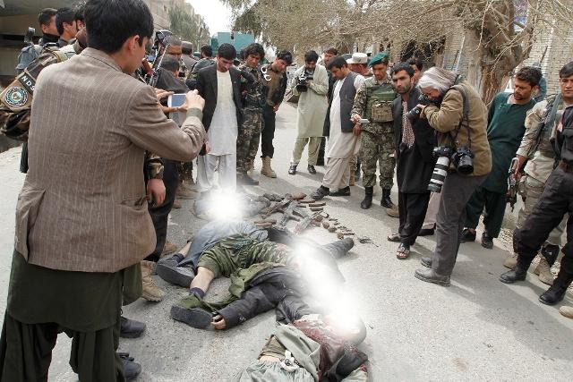 3 bombers dead in Kandahar battle