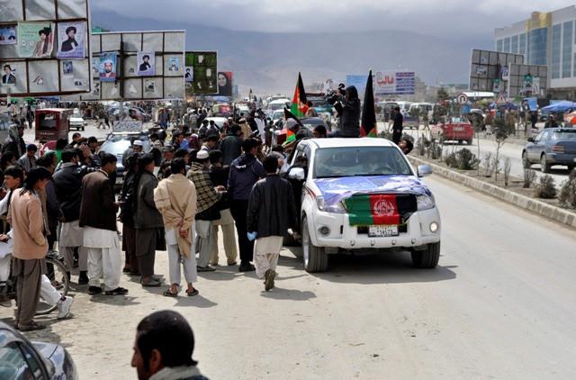 شېرزى: چارواکي دې د درغليو له لارې هېواد بحران ته نه بيايي