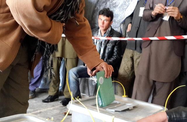 د غزني د ولايتي شورا يو شمېر کانديدان د درغليو ادعا کوي