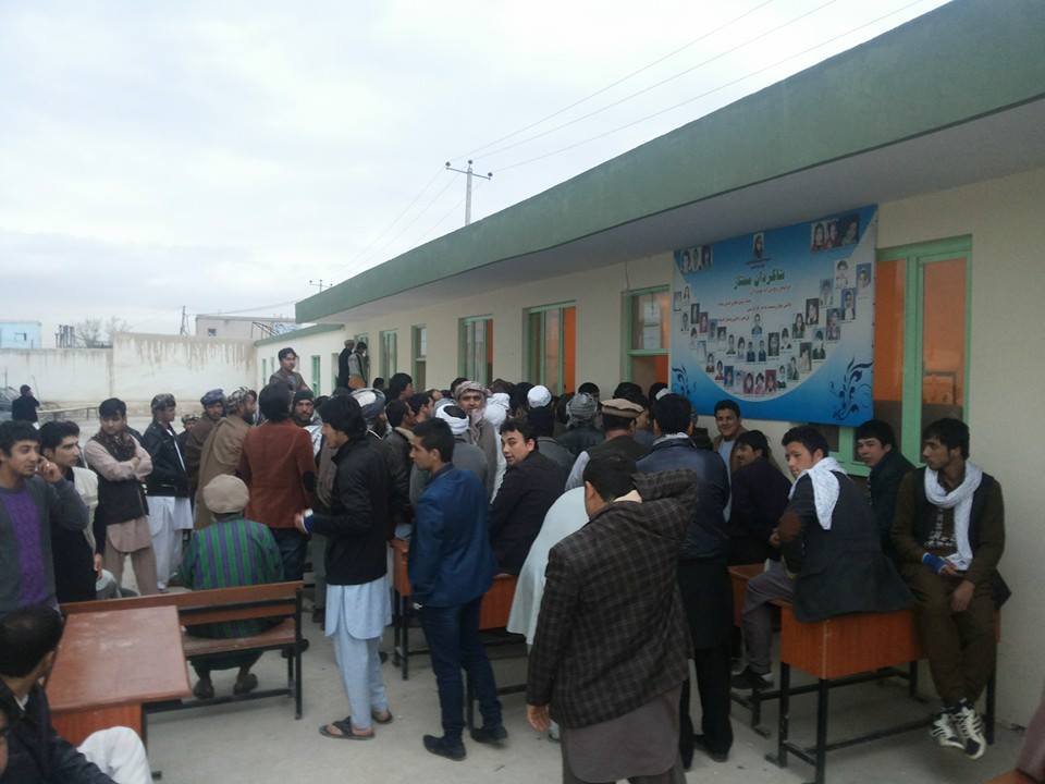 په بلخ کې هم خلک د راى پاڼو له کمښت سره مخ و