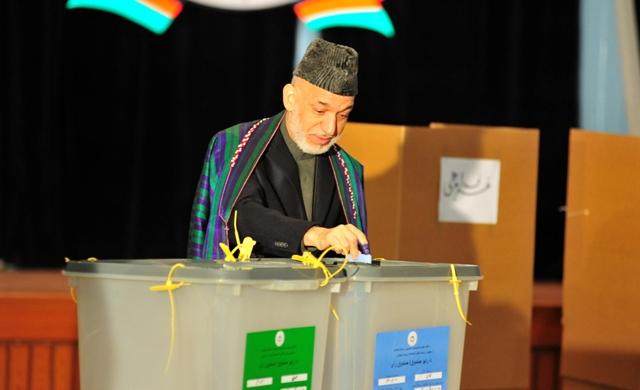 President Karzai, Qanuni cast ballots