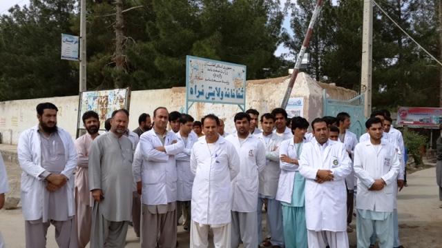 داکتران و دکانداران فراه اعتصاب کردند