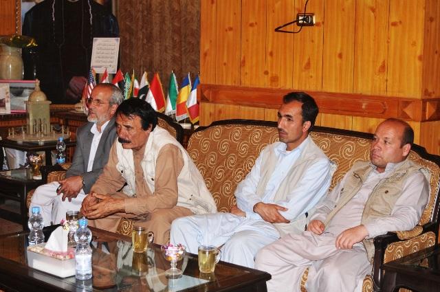 د کندهار- سپين بولدک لويې لارې د دوه طرفه کېدو سروې پيل شوه