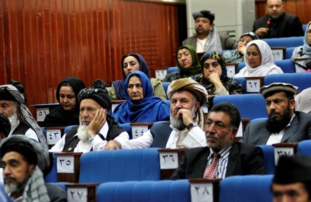Senators stress halt to Afghans’ execution in Iran