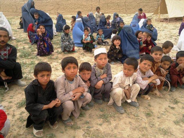 War-displaced families receive aid in Badakhshan