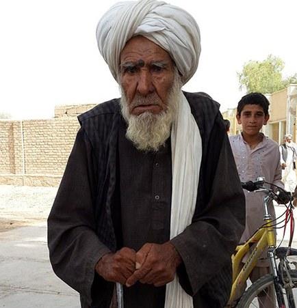 “به کسی رای میتم که بچه های مه ره از زندان ایران خلاص کنه”