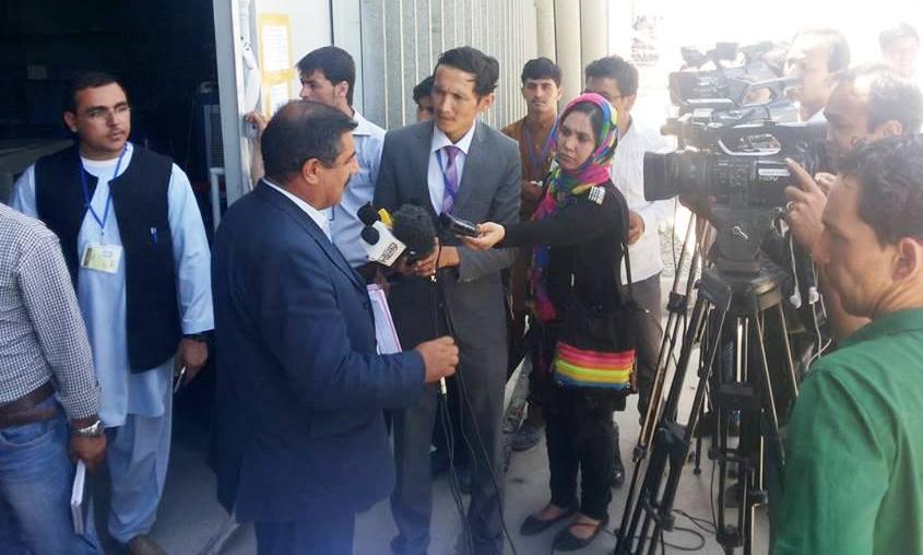 خبرنگاران برای چندین ساعت از پوشش روند انتخابات منع شدند