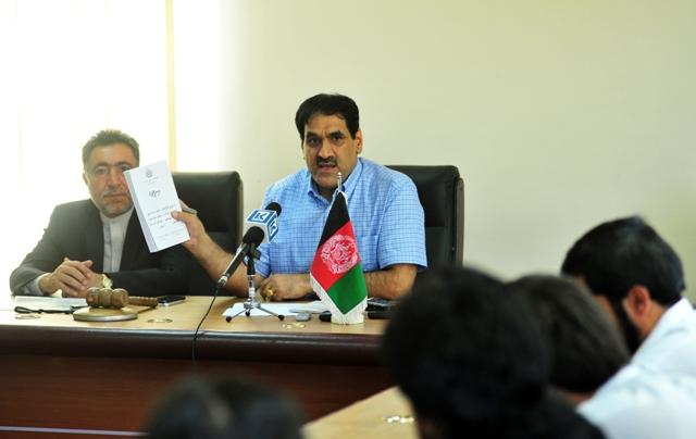 “معاش و امتيازات خانوادۀ شهدا و معلولين در فارياب را مسوولين و زورمندان اخذ مى کنند”