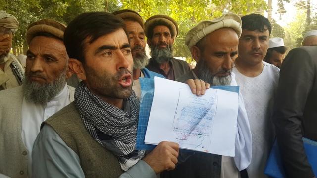 کارمندان شاروالى پلخمری اعتصاب کاری نمودند