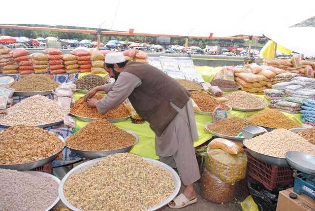 Kunduz dried fruit business picking up