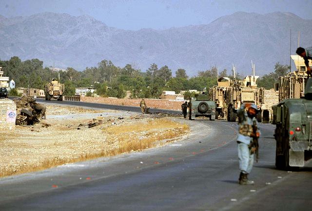Roadside bomb hits NATO convoy in Kandahar