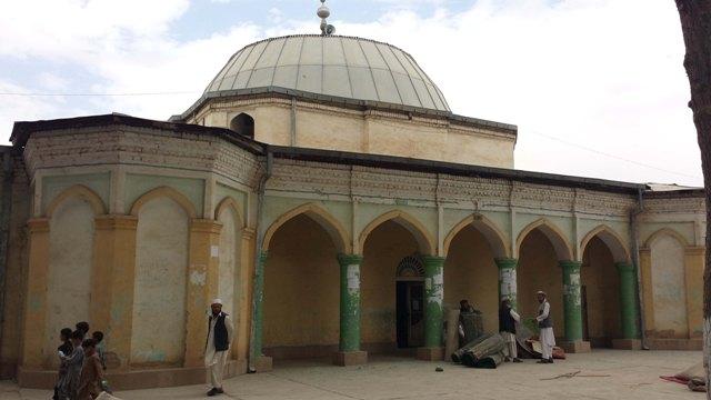 کار اعمار مسجد جامع ابیک آغاز شد.