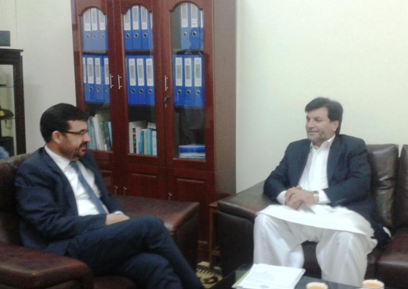 ‘عثماني وزيرستانى کډوالو ته د مرستو جلبولو هلې ځلې کوي’