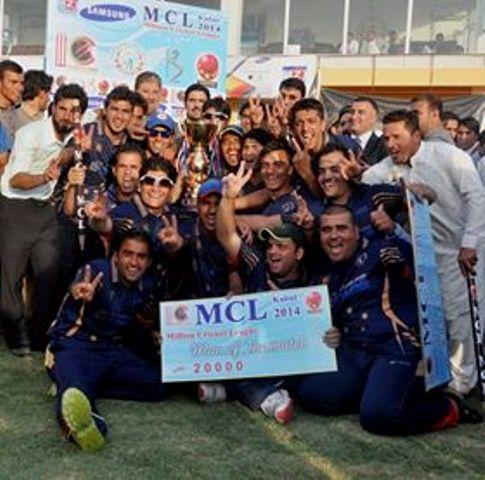 Hewad Dost Club lift Million League trophy