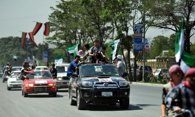 در اثرشليک مرمى توسط افراد ولګرد ٢ تن کشته شدند و٧ فرد ملکى جراحت برداشتند