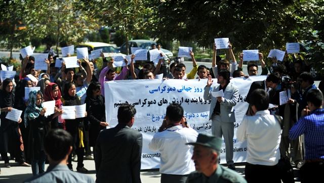 فعالان مدنی خواهان دخالت بیدرنگ وکلا در شکست بن بست انتخاباتی شد