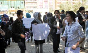 “حکومت جديد از هیچ تلاشى برای اعادۀ حقوق زنان دریغ نکند”