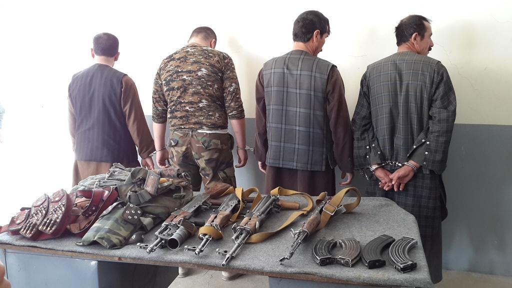 Robbers posing as policemen detained in Khost