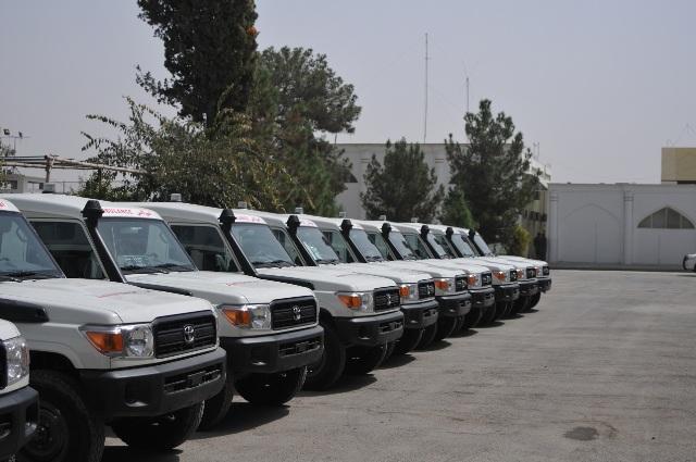 د کندهار له عامې روغتيا رياست سره د ١٢ امبولانسونو مرسته وشوه