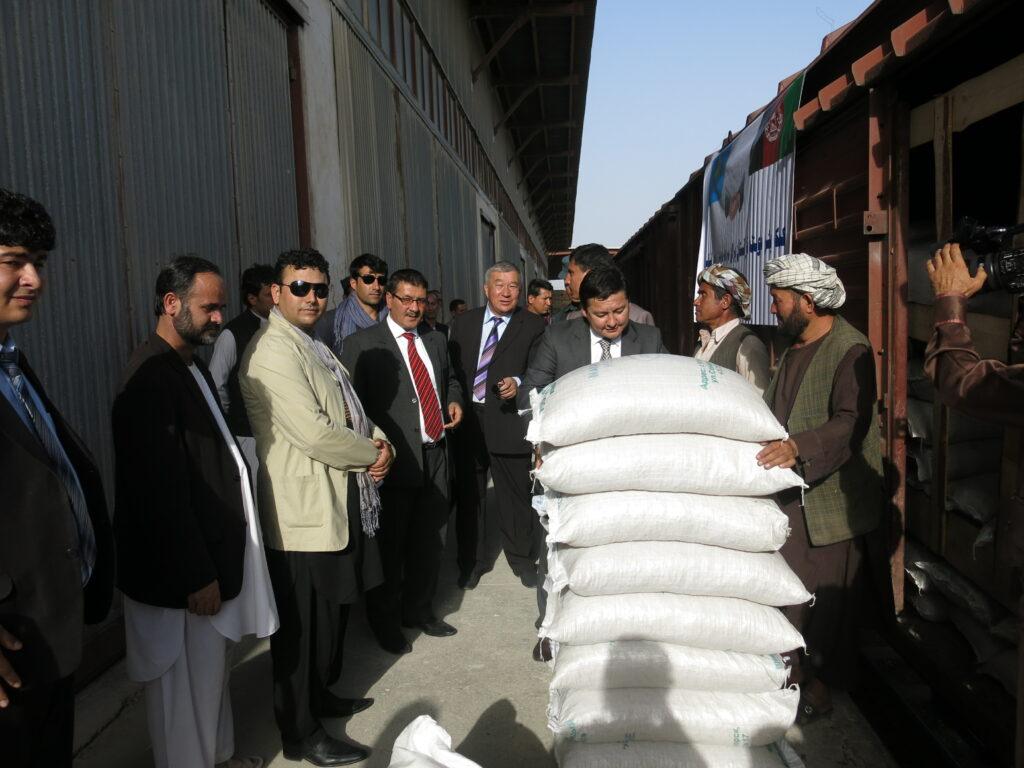 Kazakh aid for disaster victims reaches Balkh
