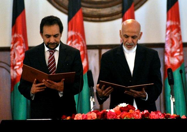 President administrates oath taking to Ahmadzia