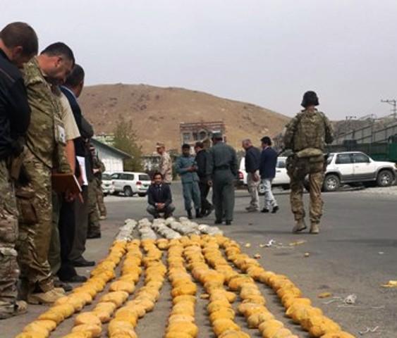 دو تن مظنون با بيش  ازيکهزارکيلوگرام ترياک بازداشت شد