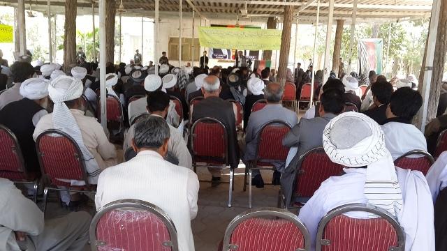 Farah elders back govt, make demands