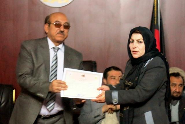 د بلخ ولايتي شورا برياليو وکيلانو ته باورليکونه ورکړل شول