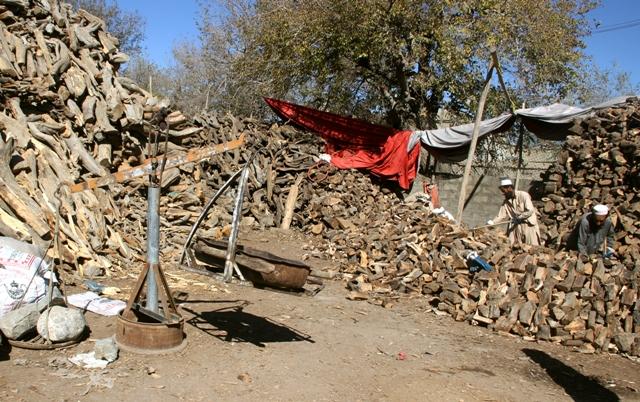 Firewood, gas prices down in Kabul marts