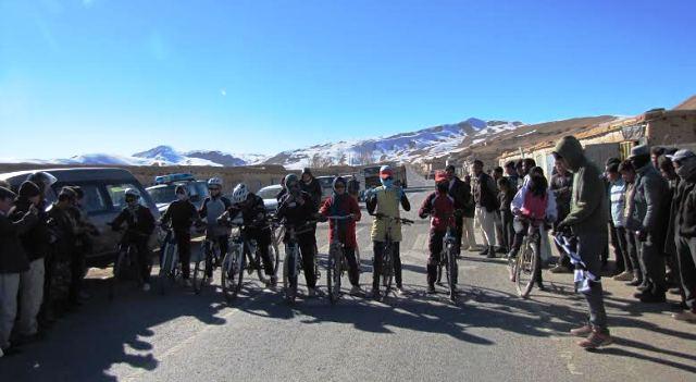 10 girls attend cycle race in Bamyan