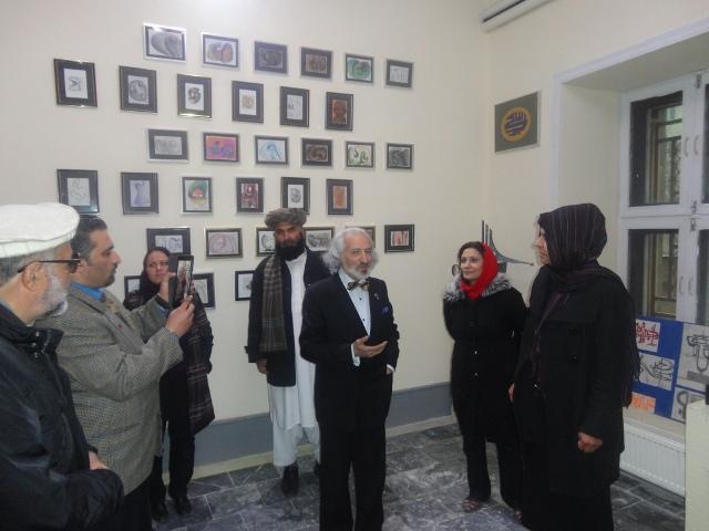 ١٤٠٠ اثر هنرى به اکادمى علوم اهدا شد