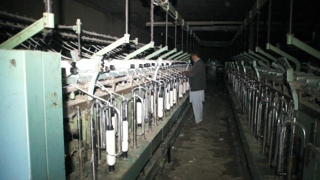 د بلخ نساجي فابريکه د له منځه تلو په حال کې ده