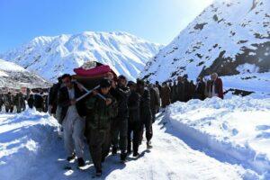 Nation mourns after 260 dead in avalanches