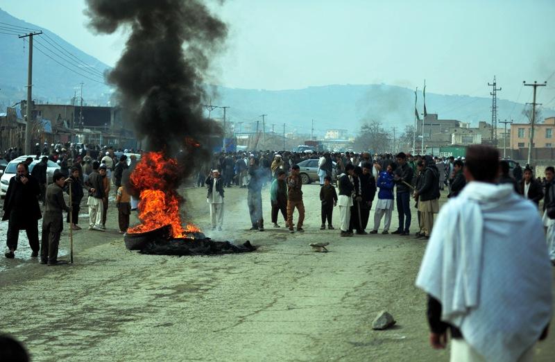 Protesters block Kabul-Kandahar highway