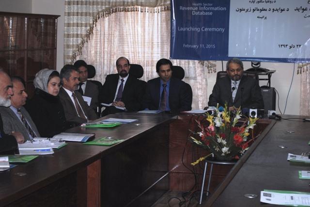 “عرضۀ خدمات در مراکز صحى دولتى و خصوصى غيرمعيارى است”