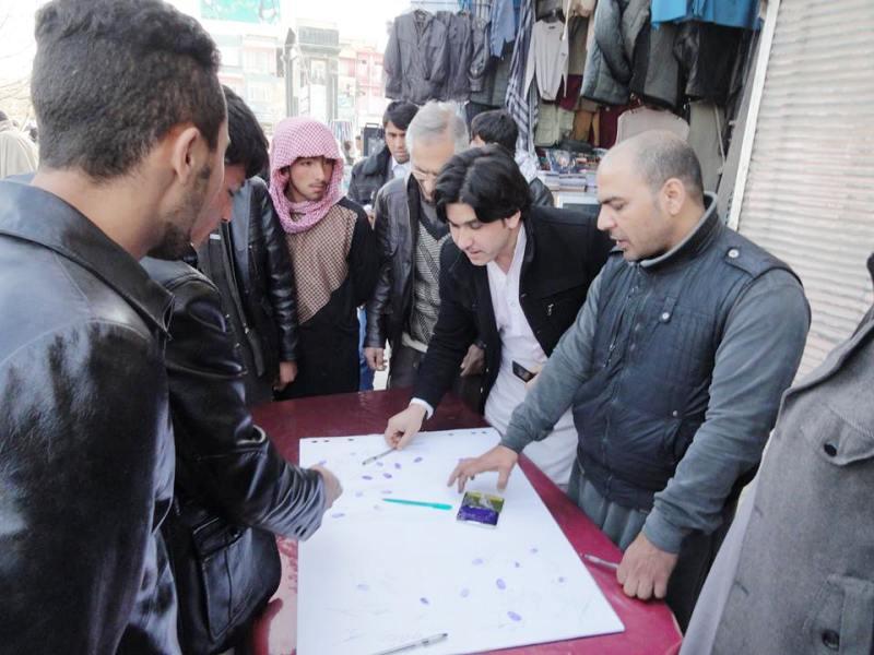 د بلخ والي د ځان د ملاتړو لاسليکونه راټولوي