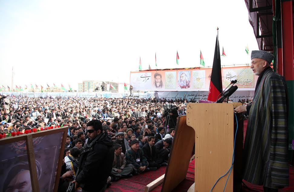 Karzai calls for unity, drums up support for govt