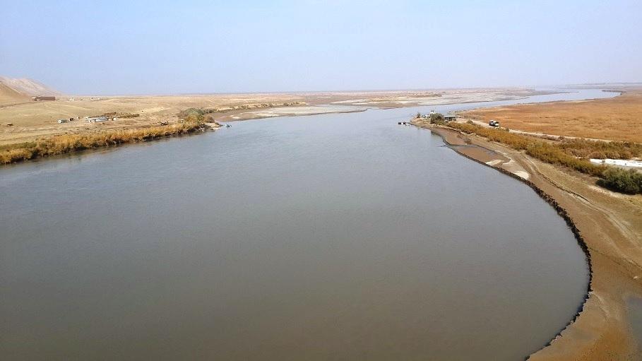 Amu River swallows 200,000 acres of Afghan land