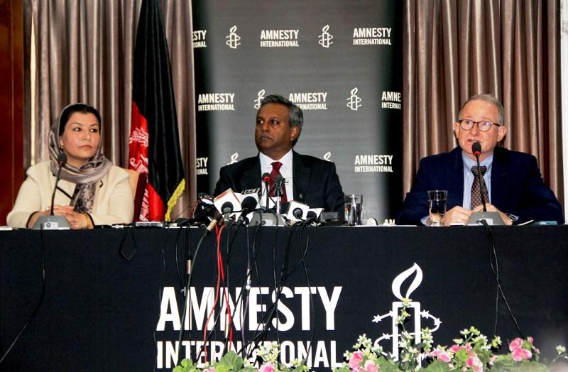 “دولت و جامعۀ جهانى مدافعين حقوق زن در افغانستان را فراموش کرده اند”