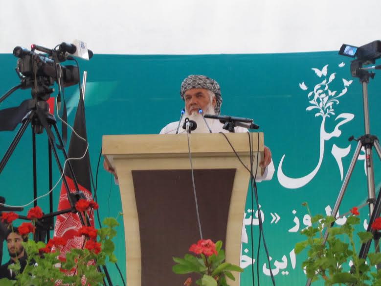 هشدار اسماعیل خان از گسترش فعالیت داعش به غرب افغانستان