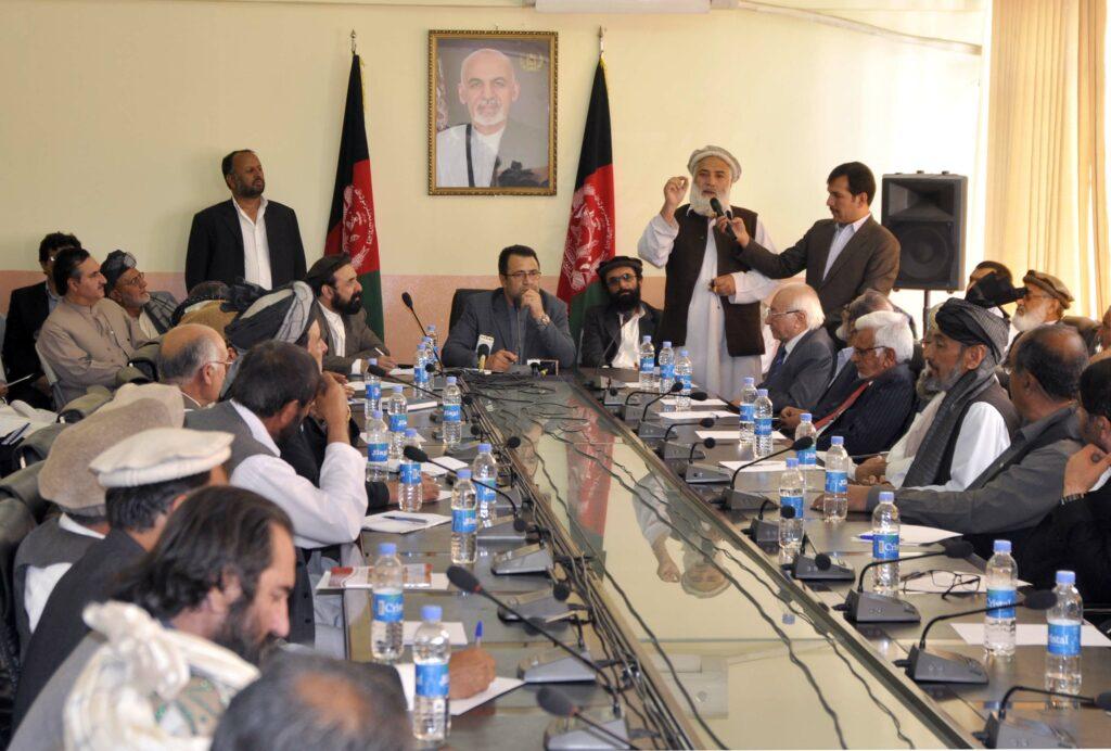 “شوراهای مردمی ولایات را بخاطر تامین صلح حمایت می‌کنیم”