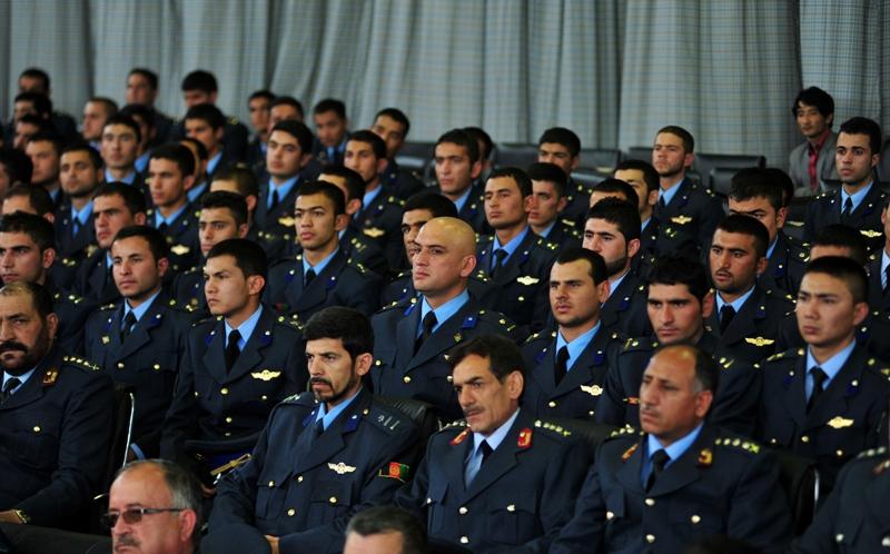 براى اولين بار  ١٨٤ تن از پوهنتون هوايى فارغ شد