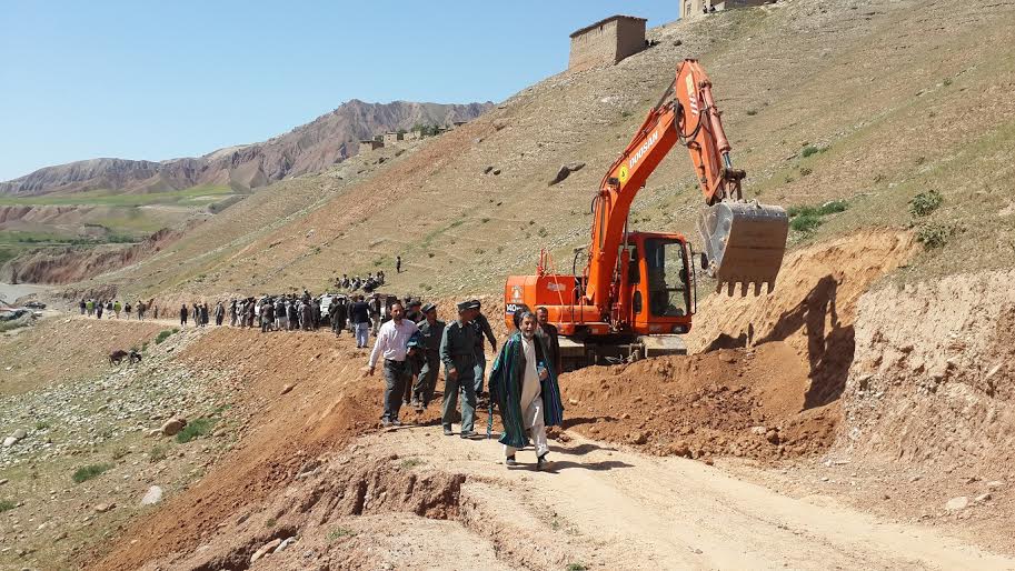 د رستاق ولسوالۍ لسګونه کلي مواصلاتي لارې نه لري