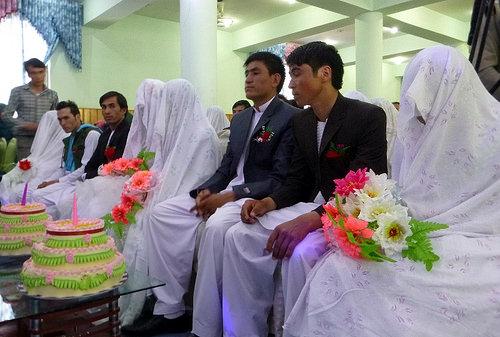 Group weeding party in Ghazni