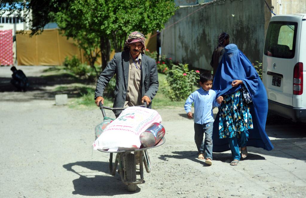 500 displaced families get food aid in Badakhshan