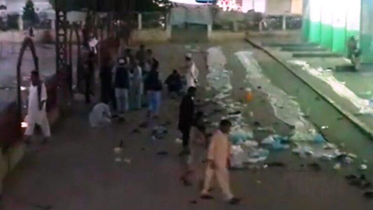 په فراه کې داختر لمانځه پر مهال چاودنې ۲۱ تنه ټپیان کړل