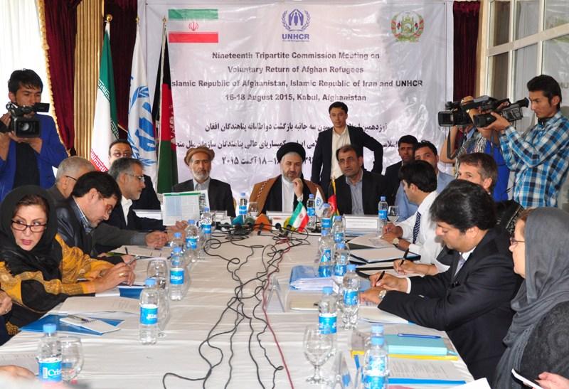 Measures discussed to legalize Afghan refugees living in Iran