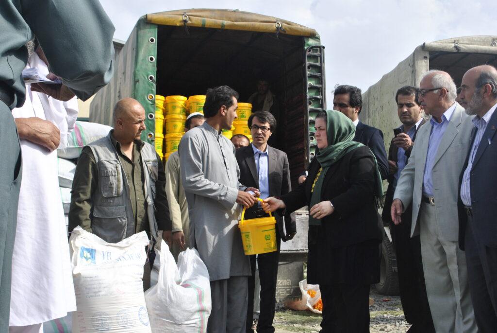 Turkey provides bereaved families food assistance
