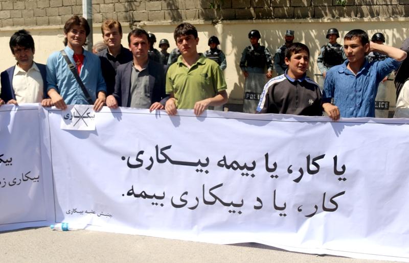 Seeking jobs, Kabul youth warn of swelling rebel ranks