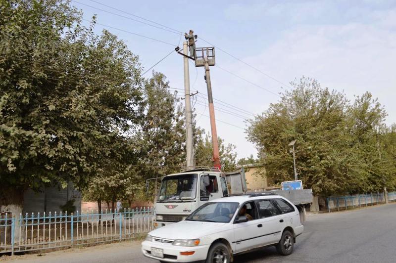 Kunduz residents rile against power outages, low voltage